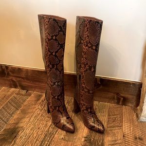 NWOT Villa Rouge Klark Tall Boots